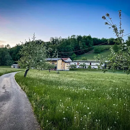 Semesterbostad Posestvo Brida *